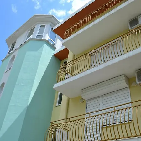 Apartment Forum *