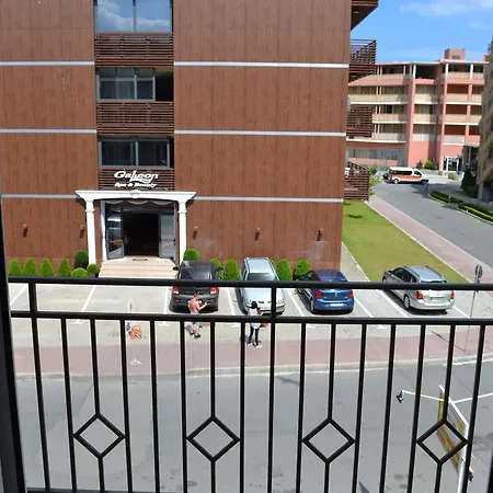 Forum Apartment